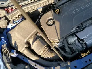 2017 Chevrolet Cruze LT with VIN 1G1BE5SM5H7214680, listed as a Copart auction lot 84292235 with 127,009 mi miles and Salvage title. Bid and sale history available at DreamBid. Image 13.