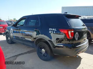 2016 Ford Police Interceptor Utility z VIN 1FM5K8AR5GGD16437, wystawiony jako IAAI lot #41998634 z przebiegiem 134 199 mil mil oraz . Historia ofert i sprzedaży dostępna na DreamBid. Obrazek 14.