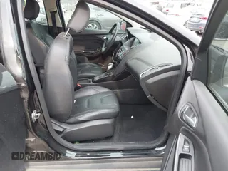 2015 Ford Focus Titanium с VIN 1FADP3N25FL374402, выставлен на аукционе IAAI как лот 42036678 с пробегом 85 785 миль миль и . История ставок и продаж доступна на DreamBid. Изображение 5.