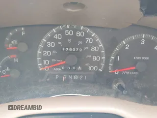 1998 Ford Expedition XLT with VIN 1FMRU1766WLC18376, listed as a IAAI auction lot 41538576 with 176,079 mi miles. Bid and sale history available at carsss.com. Image 7.