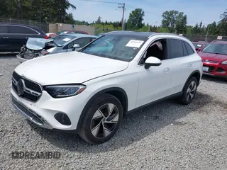 2024 Mercedes-Benz GLC 300 z VIN W1NKM4HB6RF216741, wystawiony jako IAAI lot #42216671 z przebiegiem Nie podano mil oraz . Historia ofert i sprzedaży dostępna na DreamBid. Obrazek 18.