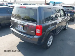 2016 Jeep Patriot Latitude with VIN 1C4NJRFB2GD637975, listed as a IAAI auction lot 42662174 with 115,709 mi miles and . Bid and sale history available at DreamBid. Image 4.