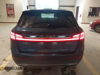 2016 Lincoln MKX Premiere z VIN 2LMTJ8JR7GBL40163, wystawiony jako IAAI lot #42231884 z przebiegiem 143 870 mil mil oraz . Historia ofert i sprzedaży dostępna na DreamBid. Obrazek 16.