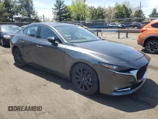 2022 Mazda 3 2.5 Turbo z VIN 3MZBPBAY7NM319420, wystawiony jako Copart lot #53494754 z przebiegiem 15 063 mil mil oraz Szkoda całkowita • Salvage title. Historia ofert i sprzedaży dostępna na DreamBid. Obrazek 4.