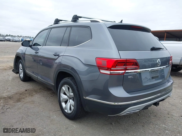 2018 Volkswagen Atlas 3.6L V6 SEL with VIN 1V2MR2CA7JC543769, listed as a IAAI auction lot 41479621 with 122,699 mi miles. Bid and sale history available at carsss.com. Image 3.