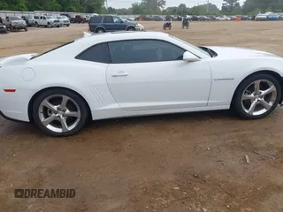 2014 Chevrolet Camaro LT z VIN 2G1FC1E39E9245413, wystawiony jako IAAI lot #42080811 z przebiegiem 88 584 mil mil oraz . Historia ofert i sprzedaży dostępna na DreamBid. Obrazek 13.