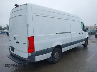 2020 Mercedes-Benz Sprinter Cargo with VIN W1W4ECHY2LT042904, listed as a IAAI auction lot 41567553 with 218,889 mi miles and . Bid and sale history available at carsss.com. Image 4.