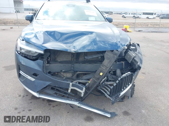 2022 Volvo XC60 Inscription with VIN YV4L12RL9N1086152, listed as a IAAI auction lot 41691323 with 35,055 mi miles and . Bid and sale history available at DreamBid. Image 6.