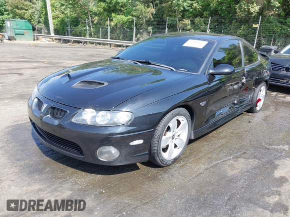 2005 Pontiac GTO z VIN 6G2VX12U85L367278, wystawiony jako IAAI lot #42140119 z przebiegiem 121 397 mil mil oraz . Historia ofert i sprzedaży dostępna na DreamBid. Obrazek 17.