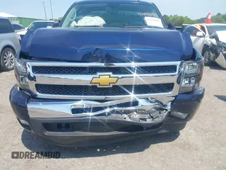 2011 Chevrolet Silverado 1500 LT with VIN 1GCRCSE08BZ413513, listed as a IAAI auction lot 42018003 with 83,436 mi miles and . Bid and sale history available at DreamBid. Image 6.