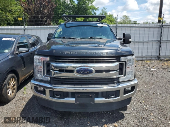 2017 Ford F-250 XLT with VIN 1FT7X2B68HED80811, listed as a Copart auction lot 62817355 with 182,225 mi miles and Clean title. Bid and sale history available at DreamBid. Image 5.