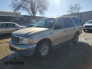 2000 Ford Expedition XLT with VIN 1FMRU15LXYLB33052, listed as a Copart auction lot 43271215 with 199,675 mi miles and Salvage Title. Bid and sale history available at carsss.com. Image 1.