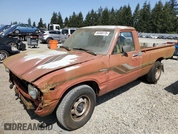 1983 Toyota Pickup z VIN JT4RN44S1D1111992, wystawiony jako Copart lot #54346175 z przebiegiem 236 099 mil mil oraz Czysty tytuł • Clean title. Historia ofert i sprzedaży dostępna na DreamBid. Obrazek 1.