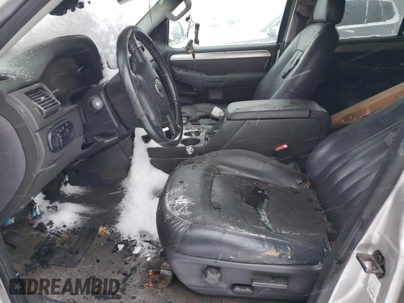 2004 Mercury Mountaineer Convenience z VIN 4M2ZU86W44UJ08815, wystawiony jako Copart lot #44847325 z przebiegiem Nie podano mil oraz Czysty tytuł • Clean title. Historia ofert i sprzedaży dostępna na DreamBid. Obrazek 7.