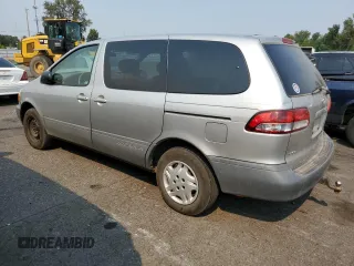 2001 Toyota Sienna CE with VIN 4T3ZF19C11U412899, listed as a Copart auction lot 70303244 with 190,025 mi miles and Salvage Title. Bid and sale history available at carsss.com. Image 2.