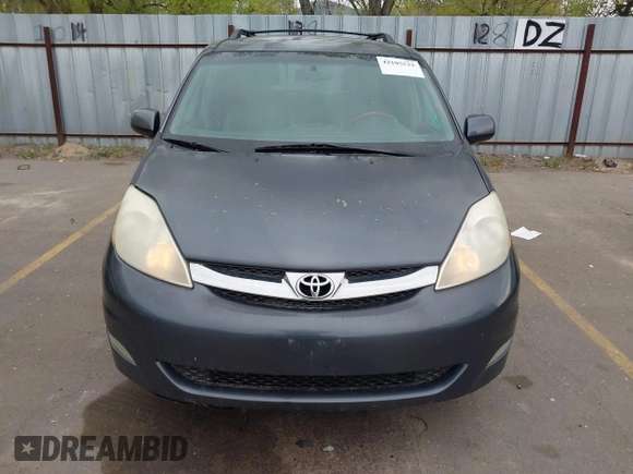 2009 Toyota Sienna XLE with VIN 5TDBK22C19S027059, listed as a IAAI auction lot 42105532 with 241,532 mi miles. Bid and sale history available at carsss.com. Image 6.