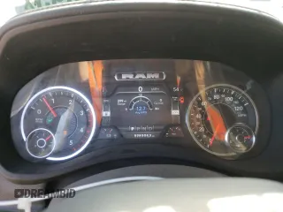 2024 Ram 2500 Laramie z VIN 3C6UR5NL9RG215545, wystawiony jako Copart lot #42339095 z przebiegiem 28 304 mil mil oraz Szkoda całkowita • Salvage title. Historia ofert i sprzedaży dostępna na DreamBid. Obrazek 9.