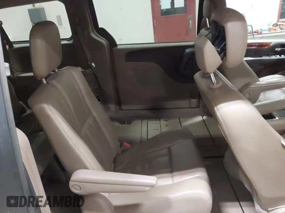 2013 Chrysler Town & Country Touring with VIN 2C4RC1BG2DR755256, listed as a IAAI auction lot 41919526 with 155,600 mi miles. Bid and sale history available at carsss.com. Image 8.
