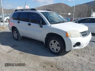 2007 Mitsubishi Endeavor LS with VIN 4A4MM21S87E080140, listed as a IAAI auction lot 41715165 with 241,401 mi miles. Bid and sale history available at carsss.com. Image 1.