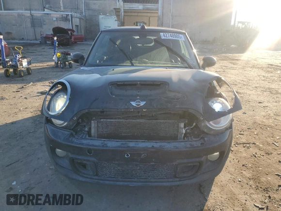 2015 MINI Convertible S with VIN WMWZP3C58F2A91317, listed as a Copart auction lot 42748905 with 164,932 mi miles and Salvage title. Bid and sale history available at DreamBid. Image 5.