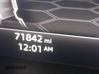 2019 Lamborghini Urus z VIN ZPBUA1ZL6KLA06025, wystawiony jako IAAI lot #41582035 z przebiegiem 71 842 mil mil oraz . Historia ofert i sprzedaży dostępna na DreamBid. Obrazek 16.
