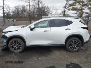 2025 Lexus NX 350 z VIN JTJAGCEZ0S2019256, wystawiony jako IAAI lot #41722719 z przebiegiem 8560 mil mil oraz . Historia ofert i sprzedaży dostępna na DreamBid. Obrazek 15.