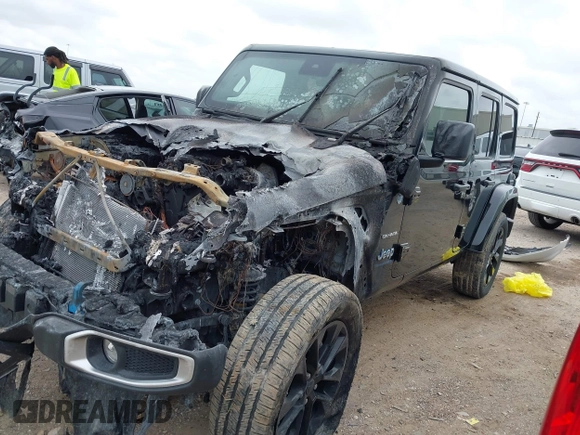 2024 Jeep Wrangler Sahara z VIN 1C4RJXP64RW270477, wystawiony jako IAAI lot #42782122 z przebiegiem Nie podano mil oraz . Historia ofert i sprzedaży dostępna na DreamBid. Obrazek 2.