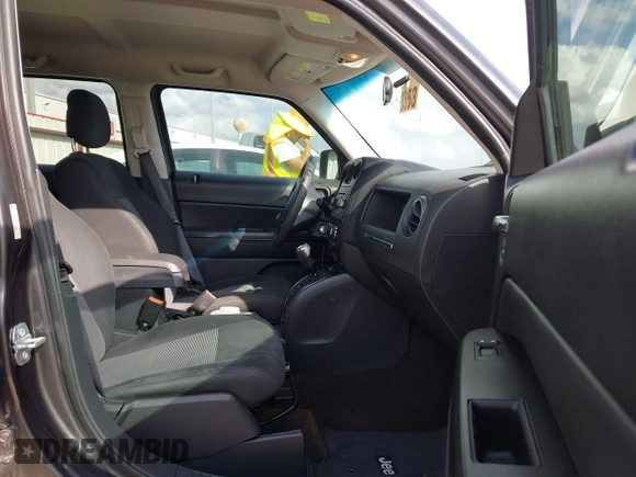 2015 Jeep Patriot Sport with VIN 1C4NJPBB9FD149731, listed as a IAAI auction lot 41490590 with 142,531 mi miles and . Bid and sale history available at carsss.com. Image 5.
