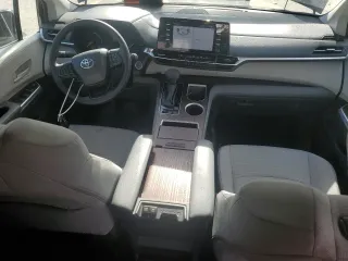 2024 Toyota Sienna LE with VIN 5TDKSKFC0RS114798, listed as a Copart auction lot 48045455 with 26,350 mi miles and Salvage Title. Bid and sale history available at carsss.com. Image 8.