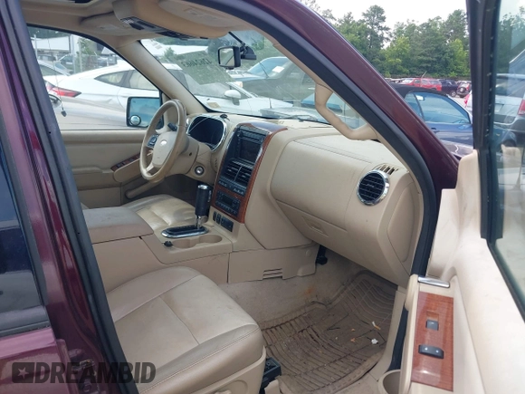 2006 Ford Explorer Eddie Bauer z VIN 1FMEU74E96UA01766, wystawiony jako IAAI lot #42624663 z przebiegiem 145 942 mil mil oraz . Historia ofert i sprzedaży dostępna na DreamBid. Obrazek 5.