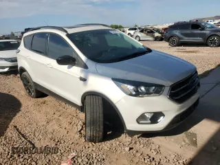 2017 Ford Escape SE z VIN 1FMCU9G97HUC26806, wystawiony jako Copart lot #65464674 z przebiegiem 93 023 mil mil oraz Szkoda całkowita • Salvage title. Historia ofert i sprzedaży dostępna na DreamBid. Obrazek 4.