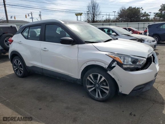 2018 Nissan Kicks SV with VIN 3N1CP5CU3JL533780, listed as a Copart auction lot 47972285 with 44,159 mi miles and Salvage Title. Bid and sale history available at carsss.com. Image 4.