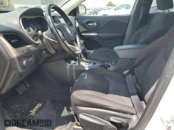 2017 Jeep Cherokee Latitude z VIN 1C4PJMCB7HW546190, wystawiony jako Copart lot #58212075 z przebiegiem 62 238 mil mil oraz Szkoda całkowita • Salvage title. Historia ofert i sprzedaży dostępna na DreamBid. Obrazek 7.