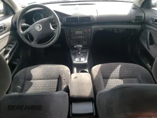 2003 Volkswagen Passat GLS z VIN WVWPD63B53P103624, wystawiony jako Copart lot #70334334 z przebiegiem 168 100 mil mil oraz Nie do naprawy • Non repairable. Historia ofert i sprzedaży dostępna na DreamBid. Obrazek 8.