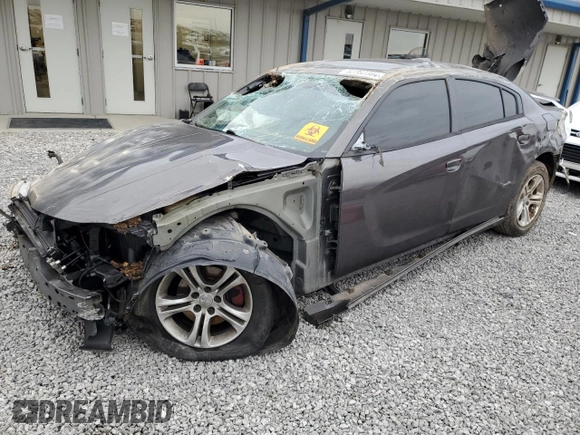 2015 Dodge Charger SE z VIN 2C3CDXBG3FH874209, wystawiony jako Copart lot #82382364 z przebiegiem Nie podano mil oraz Nie do naprawy • Non repairable. Historia ofert i sprzedaży dostępna na DreamBid. Obrazek 1.