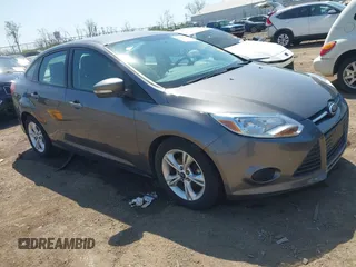 2013 Ford Focus SE z VIN 1FADP3F27DL105782, wystawiony jako IAAI lot #42066853 z przebiegiem 58 472 mil mil oraz . Historia ofert i sprzedaży dostępna na DreamBid. Obrazek 1.