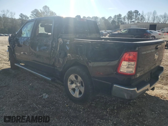 2020 Ram 1500 Big Horn z VIN 1C6RRFFG3LN233051, wystawiony jako Copart lot #89117455 z przebiegiem 43 191 mil mil oraz Szkoda całkowita • Salvage title. Historia ofert i sprzedaży dostępna na DreamBid. Obrazek 2.