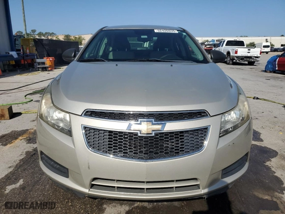 2014 Chevrolet Cruze LS with VIN 1G1PA5SH3E7101939, listed as a Copart auction lot 52426935 with 88,004 mi miles and Salvage Title. Bid and sale history available at carsss.com. Image 5.