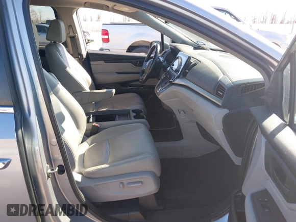 2019 Honda Odyssey EX-L with VIN 5FNRL6H76KB028490, listed as a IAAI auction lot 41636751 with 79,827 mi miles. Bid and sale history available at carsss.com. Image 5.