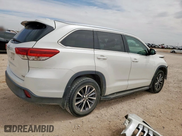 2018 Toyota Highlander SE with VIN 5TDKZRFH2JS540769, listed as a Copart auction lot 56658585 with 74,013 mi miles and Salvage title. Bid and sale history available at DreamBid. Image 3.