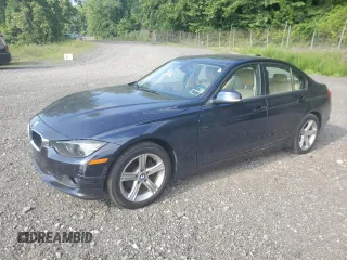 2013 BMW 3 Series 328i xDrive z VIN WBA3B5C5XDF597444, wystawiony jako Copart lot #65348015 z przebiegiem 137 024 mil mil oraz Szkoda całkowita • Salvage title. Historia ofert i sprzedaży dostępna na DreamBid. Obrazek 1.