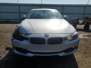 2013 BMW 3 Series 328i xDrive с VIN WBA3B5G53DNS02245, выставлен на аукционе Copart как лот 61544095 с пробегом 123 425 миль миль и Списание • Salvage title. История ставок и продаж доступна на DreamBid. Изображение 5.