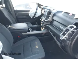 2022 Ram 1500 Big Horn z VIN 1C6RRFBG7NN423072, wystawiony jako IAAI lot #41531127 z przebiegiem 41 347 mil mil oraz . Historia ofert i sprzedaży dostępna na DreamBid. Obrazek 5.