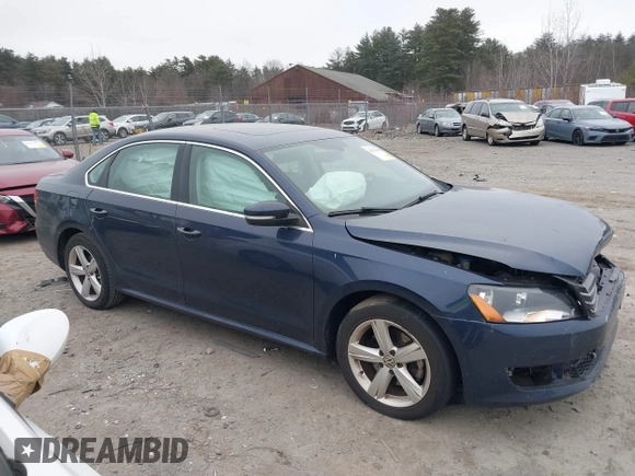 2013 Volkswagen Passat SE z VIN 1VWBP7A37DC145575, wystawiony jako IAAI lot #41253095 z przebiegiem 93 702 mil mil oraz . Historia ofert i sprzedaży dostępna na DreamBid. Obrazek 13.