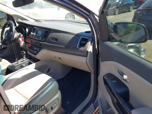2015 Kia Sedona EX with VIN KNDMC5C16F6020236, listed as a IAAI auction lot 41805718 with 155,176 mi miles. Bid and sale history available at carsss.com. Image 5.