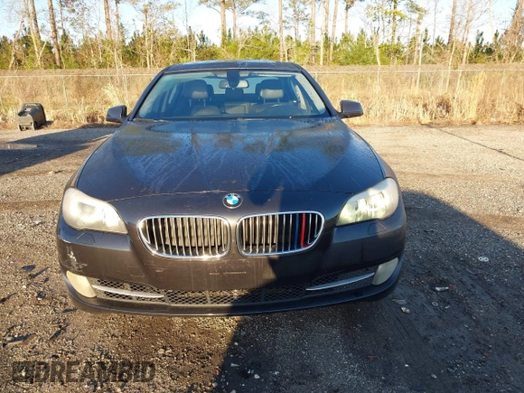 2013 BMW 5 Series 528i with VIN WBAXG5C56DDY31724, listed as a IAAI auction lot 41530179 with 117,876 mi miles and . Bid and sale history available at carsss.com. Image 6.