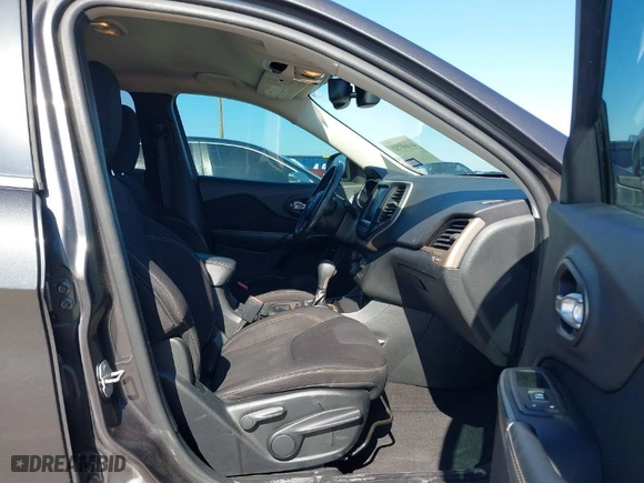 2015 Jeep Cherokee Latitude with VIN 1C4PJLCS3FW566394, listed as a IAAI auction lot 41460732 with NaN miles. Bid and sale history available at carsss.com. Image 5.