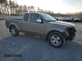 2008 Nissan Frontier SE with VIN 1N6AD06U48C401867, listed as a Copart auction lot 43952335 with 131,811 mi miles and Salvage title. Bid and sale history available at DreamBid. Image 4.