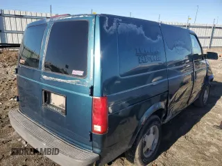 1995 Chevrolet Astro Cargo with VIN 1GCDM19W1SB176517, listed as a Copart auction lot 81538884 with 187,886 mi miles and Salvage Title. Bid and sale history available at carsss.com. Image 3.