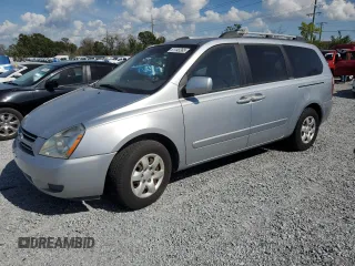2006 Kia Sedona LX with VIN KNDMB233766076138, listed as a Copart auction lot 51145365 with 207,037 mi miles and Clean Title. Bid and sale history available at carsss.com. Image 1.